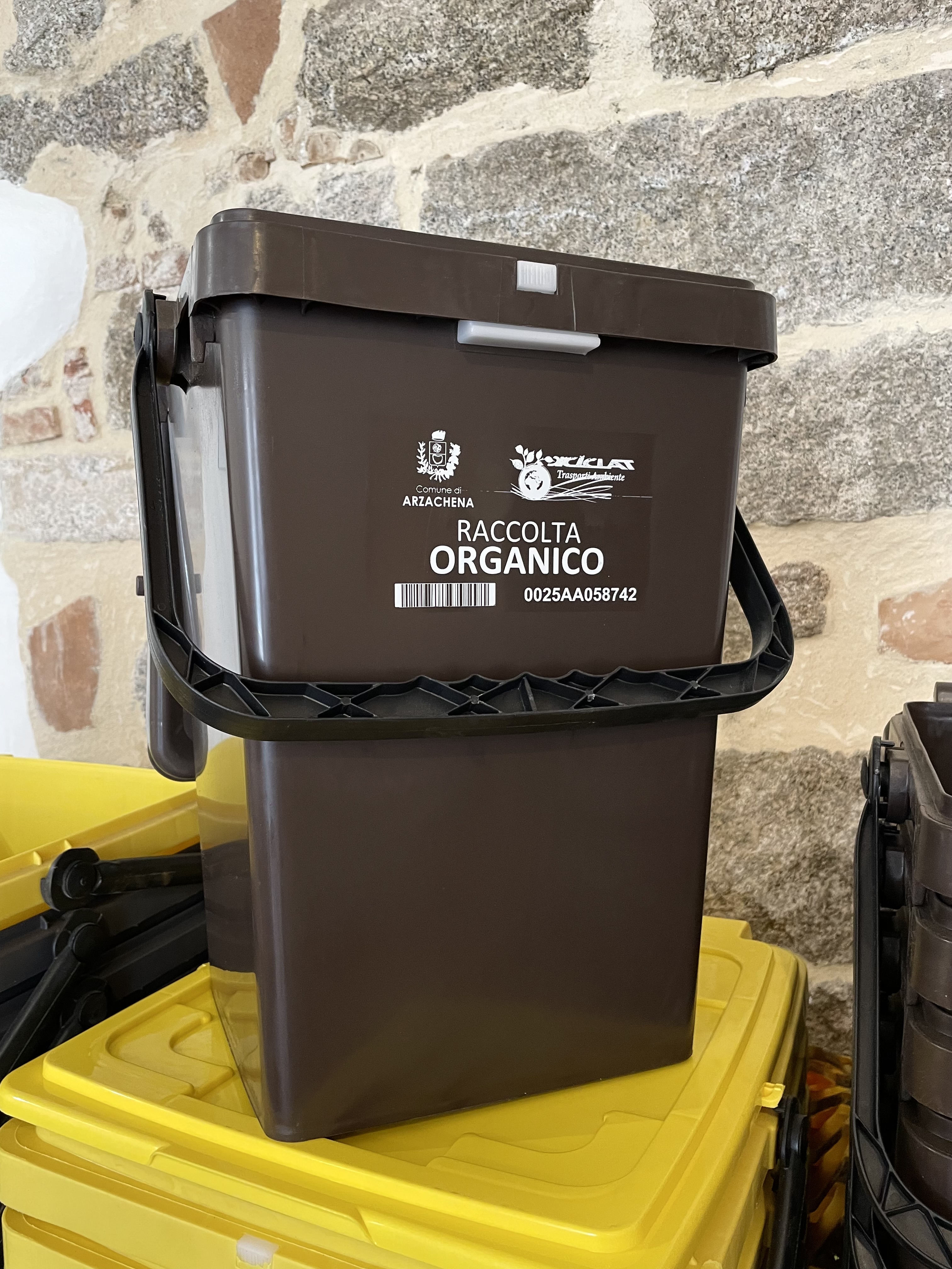 immagine mastello rifiuti 