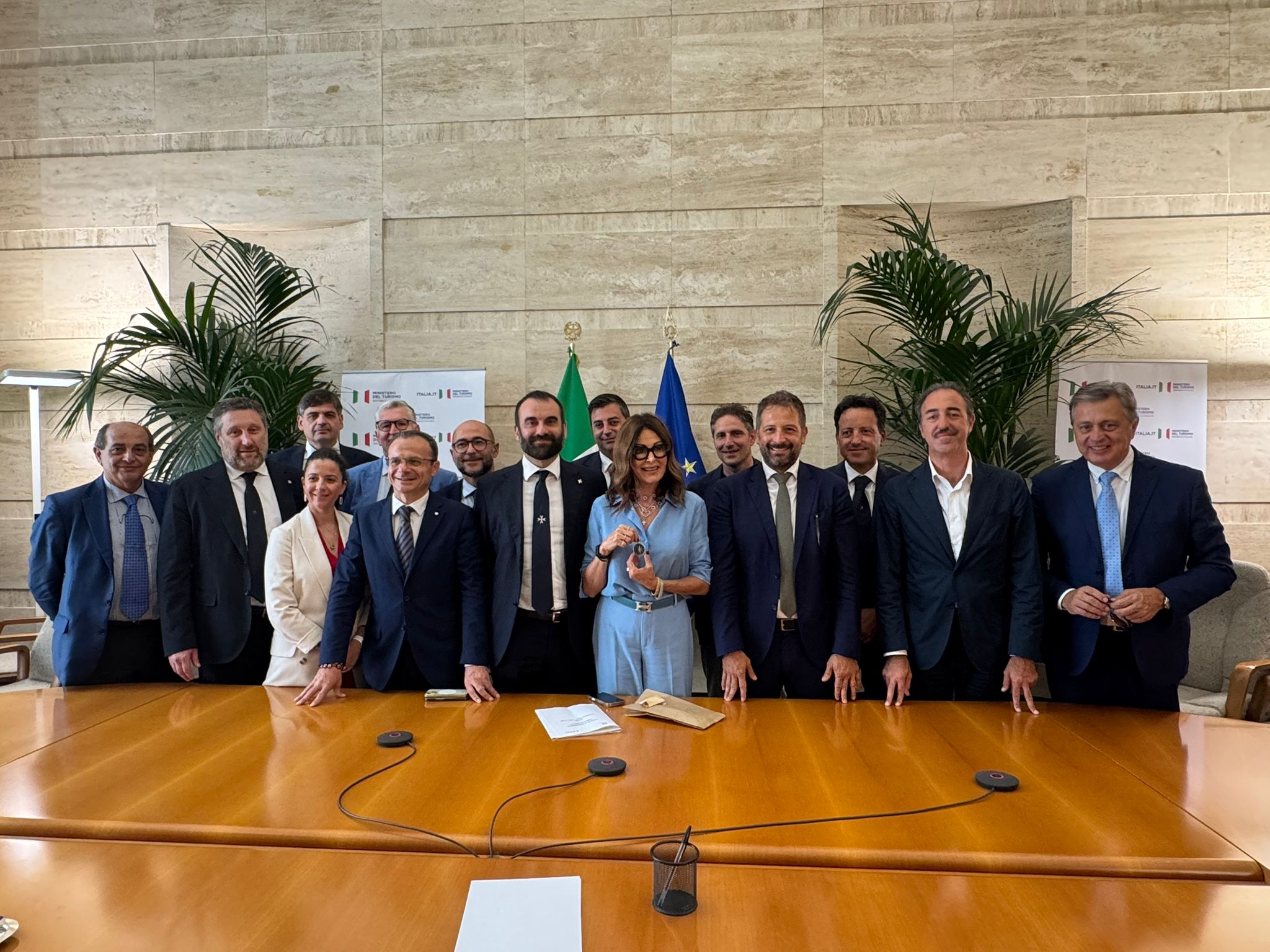 Tavolo interministeriale con Comuni firmatari della Carta di Amalfi Tavolo interministeriale con Comuni firmatari della Carta di Amalfi