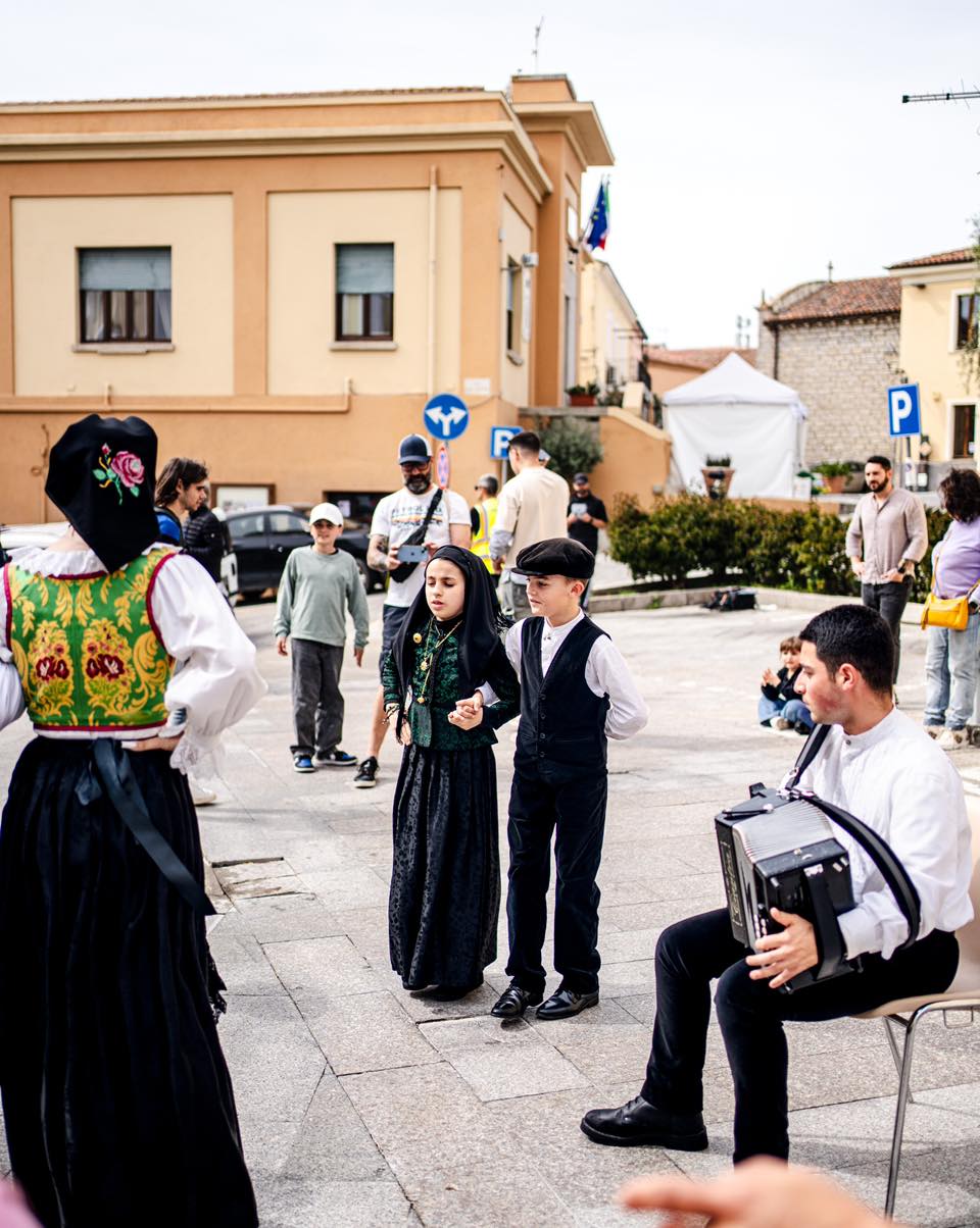 Piccoli ballerini del gruppo folk Santa Maria di Arzachena