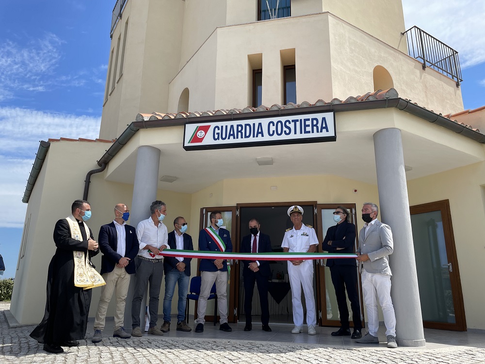 Presentazione sezione di Cannigione nella nuova torretta al porto 19low