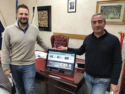 Sindaco Roberto Ragnedda e Rino Cudoni presentazione nuovo sito web Arzachena low