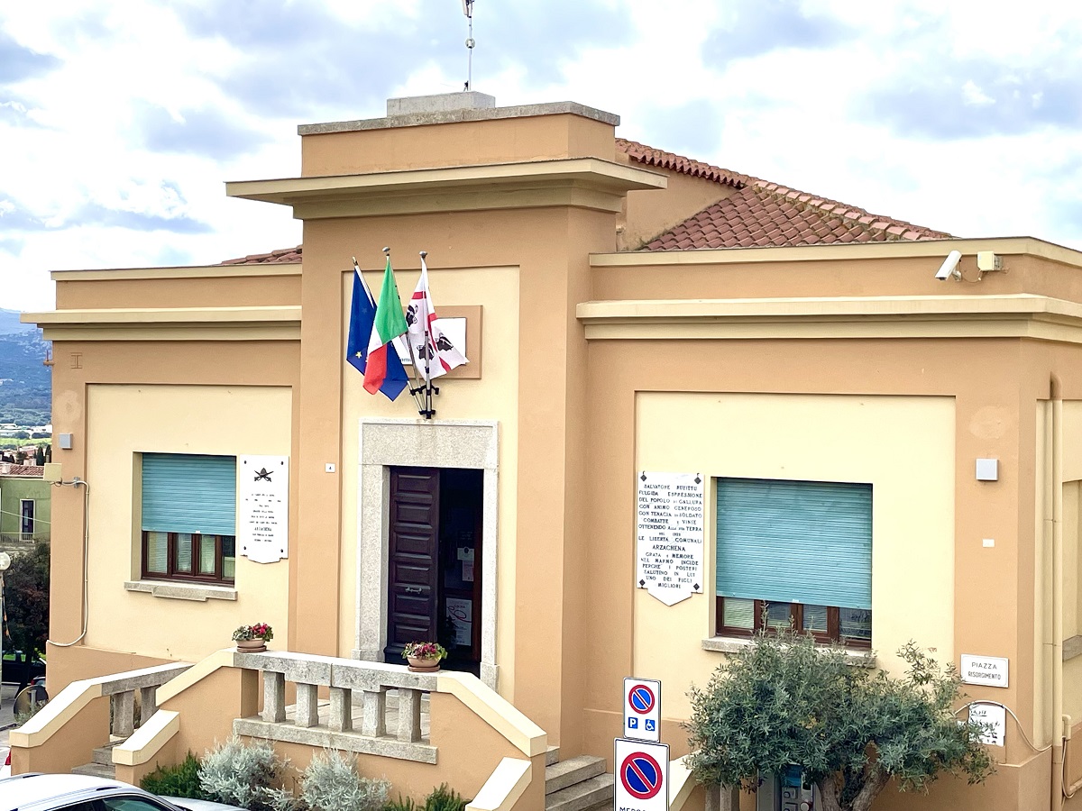 Palazzo Ruzittu in piazza Risorgimento Palazzo Ruzittu in piazza Risorgimento