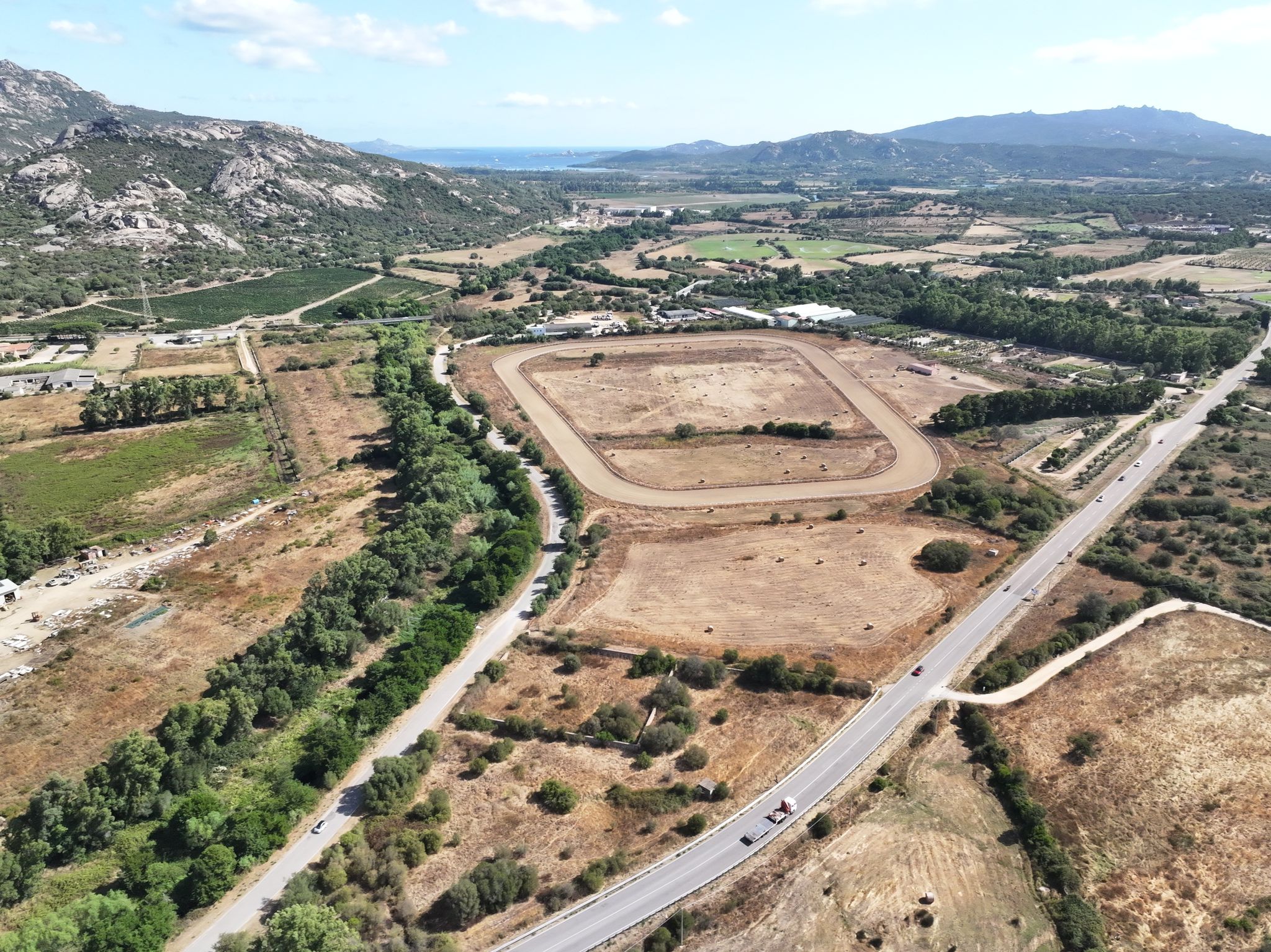 veduta aerea dell'area di Monti Aguisi ad Arzachena